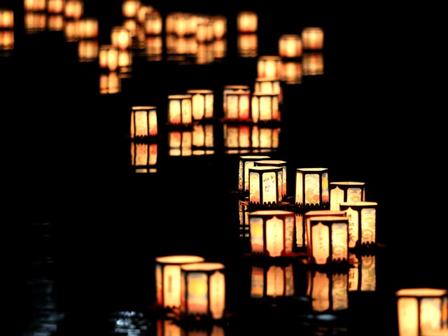 灯ろう流し 8月 催事 イベント こんぴら へおいでまい 古き良き文化の町ことひら 琴平町観光協会